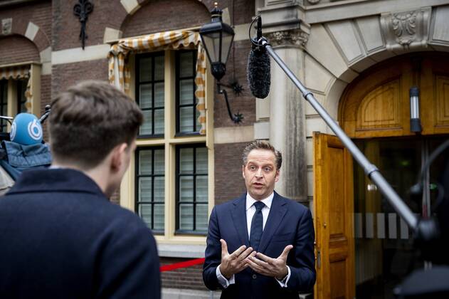 DEN HAAG - Hugo de Jonge, demissionair minister van Volksgezondheid, Welzijn en Sport, staat de pers te woord op het Binnenhof na afloop van een overleg van de Ministeriele Commissie COVID-19. ANP SEM VAN DER WAL Copyright: xHollandsexHoogtex xxANPx x429011416x