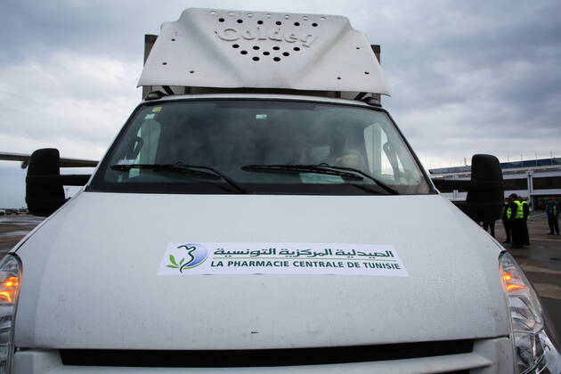 Coronavirus in Tunesien, Ankunft von Sputnik V Impfstoff aus Russland in Tunis January 1, 2000, Tunis, Tunisia: A van from the central pharmacy of Tunisia seen during a ceremony to mark the arrival of 30,000 doses of the Sputnik V vaccine shipment at Tunis-Carthage International Airport. Tunis Tunisia - ZUMAs197 20000101_zaa_s197_161 Copyright: xJdidixWassimx