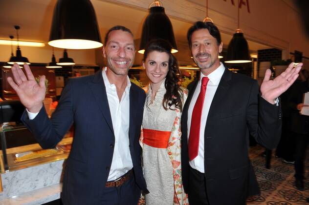 Friedemann Findeis (Inhaber L Osteria), Caroline Dippold (Innenarchitektin, L Osteria), Klaus Rader (Inhaber L Osteria) Eroeffnung der L Osteria Muenchen im Kuenstlerhaus in Muenchen Copyright: xEventpressxHannesxMagerstaedtx