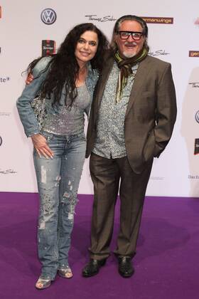 beim Echo 2011 - dem Deutschen Musikpreis am Roten Teppich in der Messe Berlin am Funkturm. Es ist der 20. Echo. 20 Jahre Echo. Copyright: xEventpress Herrmannx