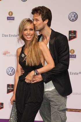 annemarie warnkross und wayne carpendale beim Echo 2011 - dem Deutschen Musikpreis am Roten Teppich in der Messe Berlin am Funkturm. Es ist der 20. Echo. 20 Jahre Echo. Copyright: xEventpress Herrmannx