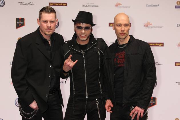 OOMPH! beim Echo 2011 - dem Deutschen Musikpreis am Roten Teppich in der Messe Berlin am Funkturm. Es ist der 20. Echo. 20 Jahre Echo. Copyright: xEventpress Herrmannx