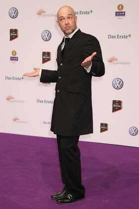 Der Graf von Unheilig beim Echo 2011 - dem Deutschen Musikpreis am Roten Teppich in der Messe Berlin am Funkturm. Es ist der 20. Echo. 20 Jahre Echo. Copyright: xEventpress Herrmannx