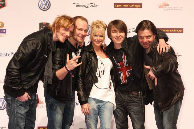 Luxuslaerm beim Echo 2011 - dem Deutschen Musikpreis am Roten Teppich in der Messe Berlin am Funkturm. Es ist der 20. Echo. 20 Jahre Echo. Copyright: xEventpress Herrmannx
