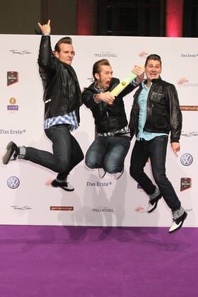 The Baseballs beim Echo 2011 - dem Deutschen Musikpreis am Roten Teppich in der Messe Berlin am Funkturm. Es ist der 20. Echo. 20 Jahre Echo. Copyright: xEventpress Herrmannx