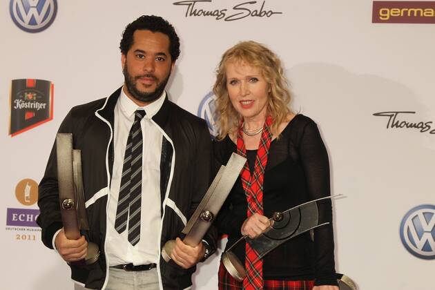 Preistraeger Adel Tawil und Annette Humpe beim Echo 2011 - dem Deutschen Musikpreis an der Preistraeger Wand in der Messe Berlin am Funkturm. Es ist der 20. Echo. 20 Jahre Echo. Copyright: xEventpress Herrmannx