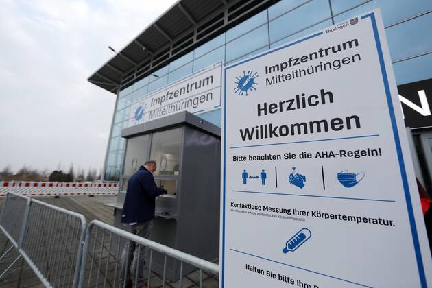 Erfurt - Eröffnung Impfzentrum 10.03.2021 , Erfurt, Messehalle, Impfzentrum Mittelthüringen, Eröffnung des Impfzentrums im Bild: Eingangsbereich des Impfzentrums