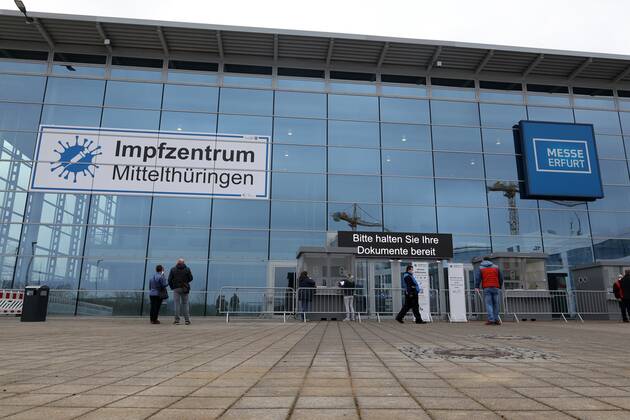 Erfurt - Eröffnung Impfzentrum 10.03.2021 , Erfurt, Messehalle, Impfzentrum Mittelthüringen, Eröffnung des Impfzentrums im Bild: Eingangsbereich des Impfzentrums
