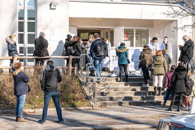 10.03.2021,Berlin,Deutschland,GER,Test Zentrum Bürger-Schnelltest in der Kurt-Weiß-Sporthalle in der Franzensbader Straße 16 Ortsteil Grunewald Bezirk Wilmersdorf.