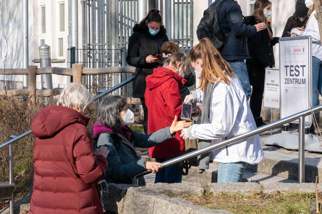 10.03.2021,Berlin,Deutschland,GER,Test Zentrum Bürger-Schnelltest in der Kurt-Weiß-Sporthalle in der Franzensbader Straße 16 Ortsteil Grunewald Bezirk Wilmersdorf.