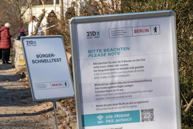 10.03.2021,Berlin,Deutschland,GER,Test Zentrum Bürger-Schnelltest in der Kurt-Weiß-Sporthalle in der Franzensbader Straße 16 Ortsteil Grunewald Bezirk Wilmersdorf.
