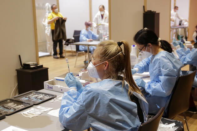 AUT, 2021-03-11; FEATURE COVID GESUNDHEIT - GROSSANGELEGTE IMPFAKTION MIT BIONTECH-PFIZER IM BEZIRK SCHWAZ: ;