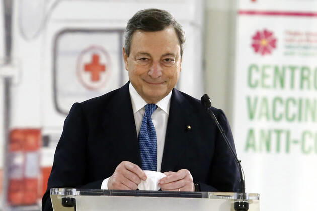 The Italian premier Mario Draghi visits the vaccination center of Fiumicino. Rome (Italy), March 12th 2021 Photo Samantha Zucchi Insidefoto SamanthaxZucchi