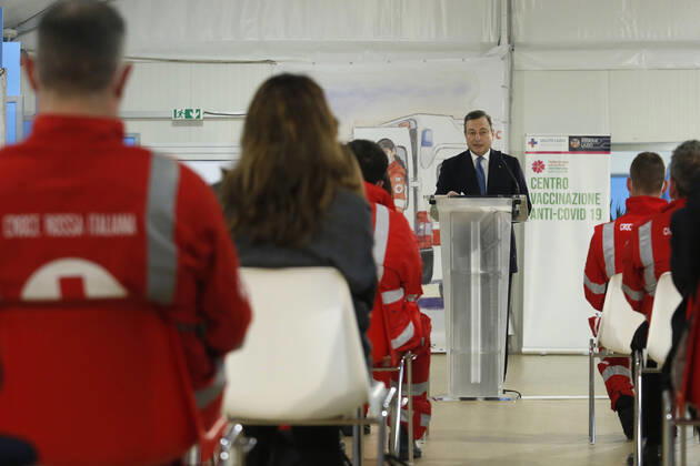 The Italian premier Mario Draghi visits the vaccination center of Fiumicino. Rome (Italy), March 12th 2021 Photo Samantha Zucchi Insidefoto SamanthaxZucchi