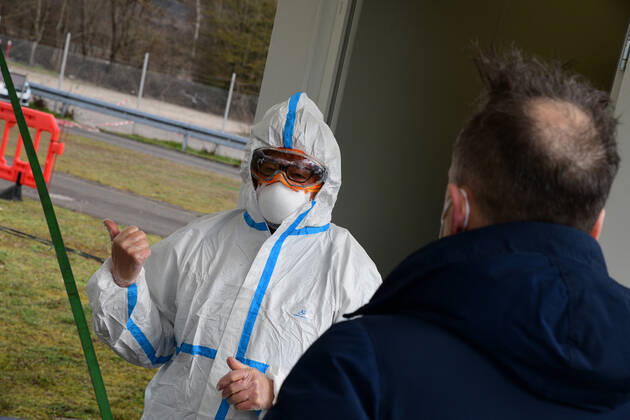 Bundesaußenminister Heiko Maas (SPD) besucht am Freitag (12.3.2021) das Corona-Testzentrum auf dem Gelände des Bergwerks Saar in Ensdorf.