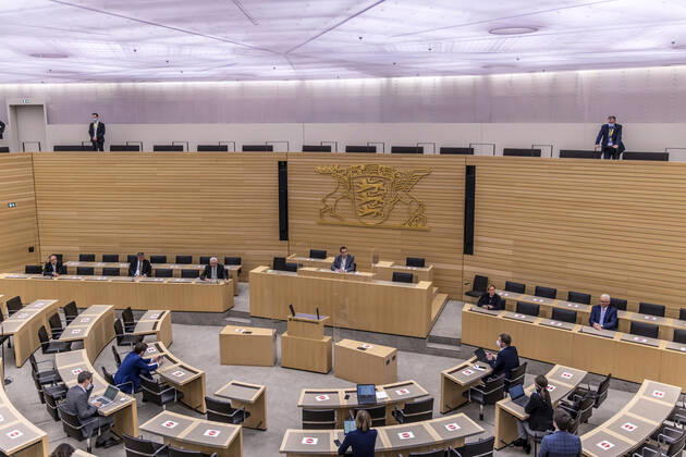 LTWBW21. Landtagswahl Baden-Württemberg. Pressekonferenz der Spitzenkandidaten. Von links Andreas STOCH (SPD-Spitzenkandidat MdL, Vorsitzender der SPD-Landtagsfraktion), Hans-Ulrich RÜLKE (MdL, Vorsitzender der FDP DVP-Landtagsfraktion Ba-Wü.), Winfried KRETSCHMANN (Grüne, Ministerpräsident). Rechts Susanne EISENMANN (CDU-Spitzenkandidtin, Kultusministerin), Bernd GÖGEL (MdL, AfD-Fraktionsvorsitzender). 14.03.2021: Deutschland, Baden-Württemberg, Stuttgart.
