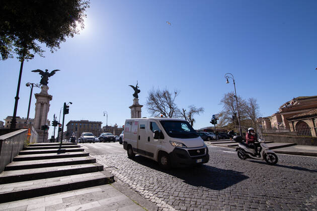 Italy: First day of Red Zone in Rome Cars in a street near St. Peter s Square on first day with red zone restrictions Rome Italy Copyright: MatteoxNardone