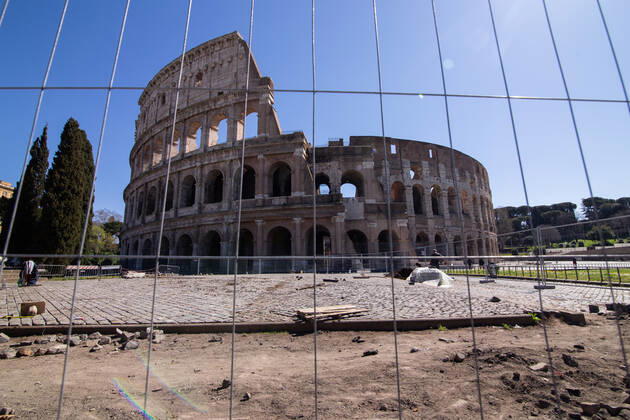 Rome: Colosseum on first day of Red Zone View of Colosseum on the first day with the restrictions of red zone for the fight against the Covid-19 pandemic Rome Italy Copyright: MatteoxNardone