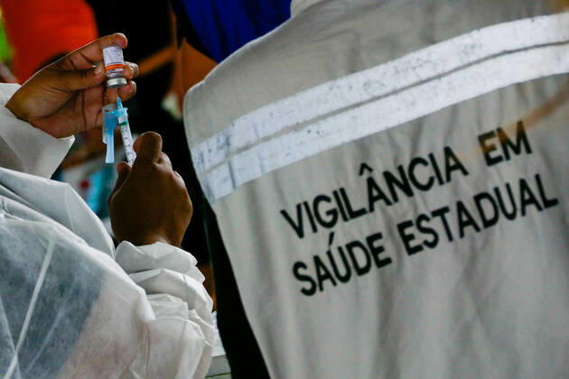 Coronavirus in Brasilien, Impfung von Senioren in Manaus MANAUS, AM - 15.03.2021: IDOSOS DE 62 ANOS SÃO VACINADOS EM MANAUS - Vaccination of the Elderly aged 62 and over in Manaus (AM), against Covid-19, this Monday morning (15), with a traditional service system and a drive-thru system, at the Centro Cultural Peoples of the Amazon. x2042894x  SandroxPereira