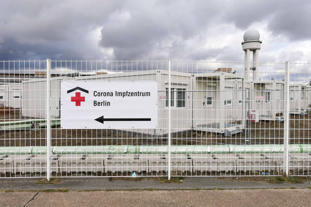 15.03.2021,Berlin,Deutschland,GER,Corona-Impfzentrum Flughafen Tempelhof (AstraZeneca)