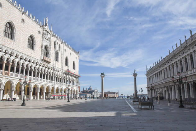 Coronavirus in Italien, Harter Lockdown in Venedig Piazza San Marco area - Doge s Palace - during Venice in the Red Zone, News in Venice, Italy, March 15, 2021 Editorial Usage Only  Copyright: xLiveMedia SimonexPiccirillix xIPAx