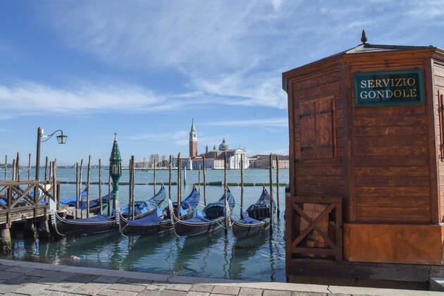 Coronavirus in Italien, Harter Lockdown in Venedig Piazza San Marco area - Gondolas stopped during Venice in the Red Zone, News in Venice, Italy, March 15, 2021 Editorial Usage Only  Copyright: xLiveMedia SimonexPiccirillix xIPAx
