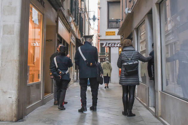 Coronavirus in Italien, Harter Lockdown in Venedig Checks carried out by the Carabinieri during Venice in the Red Zone, News in Venice, Italy, March 15, 2021 Editorial Usage Only  Copyright: xLiveMedia SimonexPiccirillix xIPAx