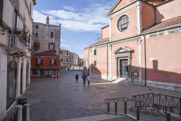 Coronavirus in Italien, Harter Lockdown in Venedig The Strada Nova heading towards Rialto during Venice in the Red Zone, News in Venice, Italy, March 15, 2021 Editorial Usage Only  Copyright: xLiveMedia SimonexPiccirillix xIPAx