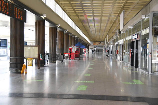 Coronavirus in Italien, Harter Lockdown in Venedig Venice Train Station during Venice in the Red Zone, News in Venice, Italy, March 15, 2021 Editorial Usage Only  Copyright: xLiveMedia SimonexPiccirillix xIPAx