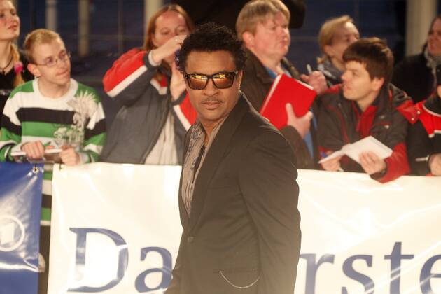 Shaggy beim Echo 2012 dem Deutschen Musikpreis auf dem Roten Teppich vor der Verleihung beim Autogramme schreiben an der Messe Berlin. Copyright: xEventpressxStaufenbergx