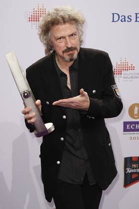Preistrager Lebenswerk Wolfgang Niedecken beim Echo 2012 dem Deutschen Musikpreis Preistraeger vor der Verleihung in der Messe Berlin. Copyright: xEventpressxHerrmannx