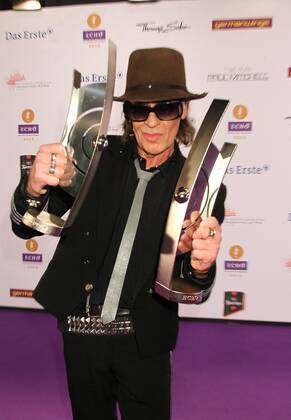 Preistrager: Udo Lindenberg beim Echo 2012 dem Deutschen Musikpreis Preistraeger vor der Verleihung in der Messe Berlin. Copyright: xEventpressxHerrmannx