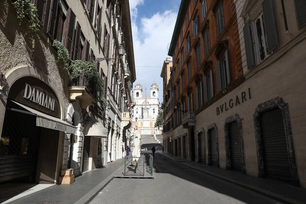 (210316) -- ROME, March 16, 2021 -- Shops are seen closed on Via dei Condotti in Rome, Italy, March 15, 2021. Italy entered into a new period of semi-lockdown on Monday, with over half of its 20 regions falling into the red zone and subject to the maximum level of restrictions. ) ITALY-ROME-COVID-19-SEMI-LOCKDOWN ChengxTingting 