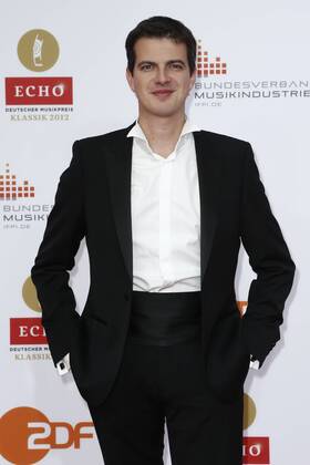 Philipp Jaroussky auf dem Roten Teppich bei der Verleihung des ECHO Klassik 2012 im Konzerthaus Berlin auf dem Gendarmenmarkt im Herzen Berlins. Copyright: xEventpressxHerrRax
