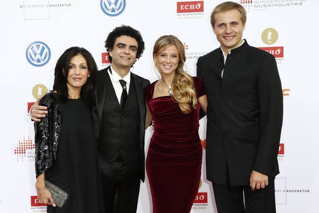 Rolando Villazon und Frau Lucia, Nina Eichinger und Vasily Petrenko auf dem Roten Teppich bei der Verleihung des ECHO Klassik 2012 im Konzerthaus Berlin auf dem Gendarmenmarkt im Herzen Berlins. Copyright: xEventpressxHerrRax