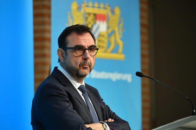 Klaus HOLETSCHEK (CSU,Gesundheitsminister Bayern). Einzelbild,angeschnittenes Einzelmotiv,Portraet,Portrait,Porträt. Pressekonferenz der Bayerischen Staatsregierung nach Kabinettssitzung am 16.03.2021 im Prinz Carl Palais in Muenchen.
