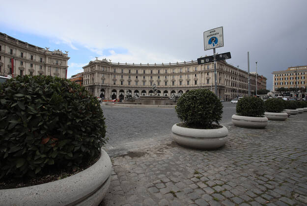 Rome, Piazza della Repubblica empty due to the new government restrictions to fight the Covid 19 pandemic Pictured:  Copyright: xPieroxTenaglix xIPAx xPieroxTenaglix