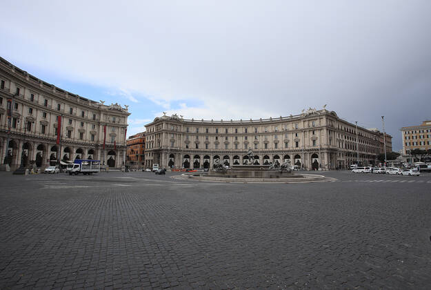 Rome, Piazza della Repubblica empty due to the new government restrictions to fight the Covid 19 pandemic Pictured:  Copyright: xPieroxTenaglix xIPAx xPieroxTenaglix