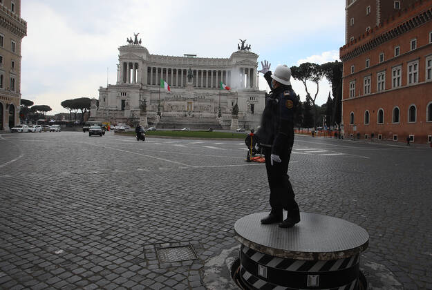 Rome, Vigili Urbani in Piazza Venezia deserted due to the new government restrictions to fight the Covid 19 pandemic Pictured:  Copyright: xPieroxTenaglix xIPAx xPieroxTenaglix