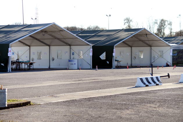 Coronavirus in Italien,AstraZeneca Impfstopp sorgt für Schließung von Impfzentrum in Mailand Milan, Hub for anti-covid vaccinations, Trenno Park managed by the Army, closed due to AstraZeneca vaccine stop Editorial Usage Only  Copyright: xMaurizioxMaulex xIPAx