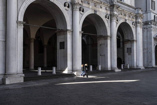 Coronavirus in Italien, Lockdown in Brescia March 16, 2021, Brescia, Brescia, Italy: Brescia in red zone empty central piazza Loggia due the new rules against covid pandemic Brescia Italy - ZUMAb205 20210316_zip_b205_009 Copyright: xMatteoxBiattax