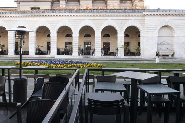 Coronavirus in Italien, Lockdown in Brescia March 16, 2021, Brescia, Brescia, Italy: Brescia in red zone empty piazza piazza Arnaldo due the new rules against covid pandemic Brescia Italy - ZUMAb205 20210316_zip_b205_005 Copyright: xMatteoxBiattax