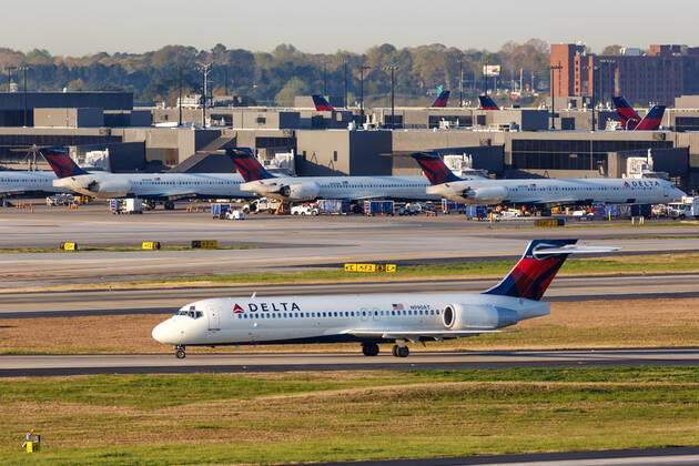 Atlanta, Vereinigte Staaten, 3 April 2019: Ein Boeing 717-200 Flugzeug der Delta Air Lines mit dem Kennzeichen N990AT auf dem Flughafen Atlanta (ATL) in den Vereinigten Staaten