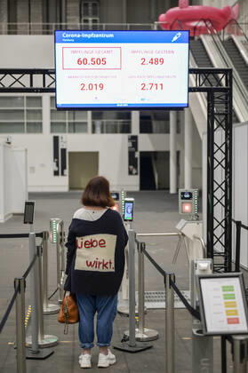 GERMANY, corona virus GERMANY, Hamburg, corona pandemic, largest vaccination center in Germany, for daily max 7000 people