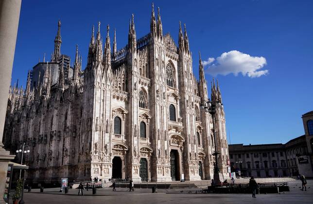 Milan, Few people around the center for the dpcm, red zone, Lockdown for covid in Lombardy, in the photo Piazza Duomo Editorial Usage Only  Copyright: xDuilioxPiaggesix xIPAx