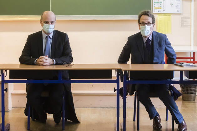 Coronavirus in Frankreich, Bildungsminister Jean Michel Blanquer besucht Grundschule in Paris Paris, France March 18, 2021 - Minister of National Education visits elementary school as part of Mathematics Week - French Education, Youth and Sports Minister Jean-Michel Blanquer, Gilles Le Gendre NEWS, POLITIQUE, EDUCATION, ECOLE ELEMENTAIRE, BLANQUER, SEMAINEDES MATHEMATIQUES, MATHS, ENSEIGNEMENT, APPRENTISSAGE, EDUCATIF, SCOLAIRE, SCOLARITE Copyright: xVincentxIsorex