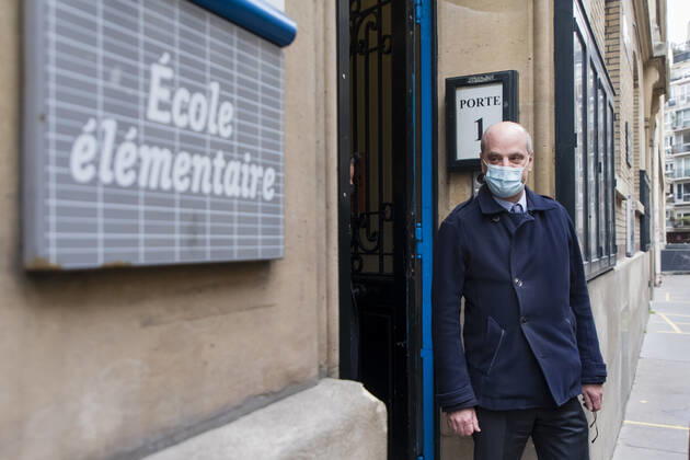 Coronavirus in Frankreich, Bildungsminister Jean Michel Blanquer besucht Grundschule in Paris Paris, France March 18, 2021 - Minister of National Education visits elementary school as part of Mathematics Week - French Education, Youth and Sports Minister Jean-Michel Blanquer NEWS, POLITIQUE, EDUCATION, ECOLE ELEMENTAIRE, BLANQUER, SEMAINEDES MATHEMATIQUES, MATHS, ENSEIGNEMENT, APPRENTISSAGE, EDUCATIF, SCOLAIRE, SCOLARITE Copyright: xVincentxIsorex