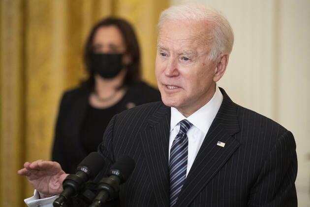 Coronavirus in den USA, Joe Biden verkündet fast 100 Millionen Impfungen seit Amtsantritt US President Joe Biden delivers remarks on the state of COVID-19 vaccinations, in the East Room of the White House in Washington, DC, on March 18, 2021. The United States has surpassed 100 million COVID-19 vaccine doses administered.  WAX20210318763 MichaelxReynolds