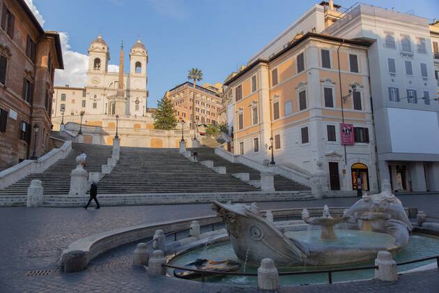 Mar 18, 2021 - Rome, Italy - An empty piazza di Spagna and its famous steps are seen on a sunny afternoon. Rome is living the first week of another lockdown related to COVID-19. Tight measures should stay in place at least till Easter. Rome - ZUMAm174 20210318_int_m174_014 Copyright: xFrancescoxMoltenix