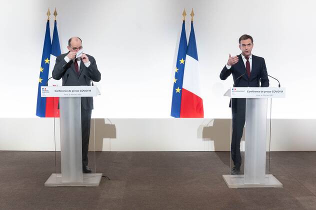 News Bilder des Tages French Prime Minister Jean Castex and French Health and Social Affairs Minister Olivier Veran. French Prime Minister Jean Castex and French Health and Social Affairs Minister Olivier Veran during a press conference on the French government?s current strategy for Covid-19 pandemic. Conference de presse de Jean Castex et Olivier Veran sur la strategie du gouvernement face a la pandemie de covid-19. Paris, FRANCE-18 03 2021 NEWS : Conference de presse du premier ministre et de la ministre de la sante et des affaires sociales sur la strategie du gouvernement face a la pandemie de covid-19 - Paris - 18 03 2021 Pool Panoramic 